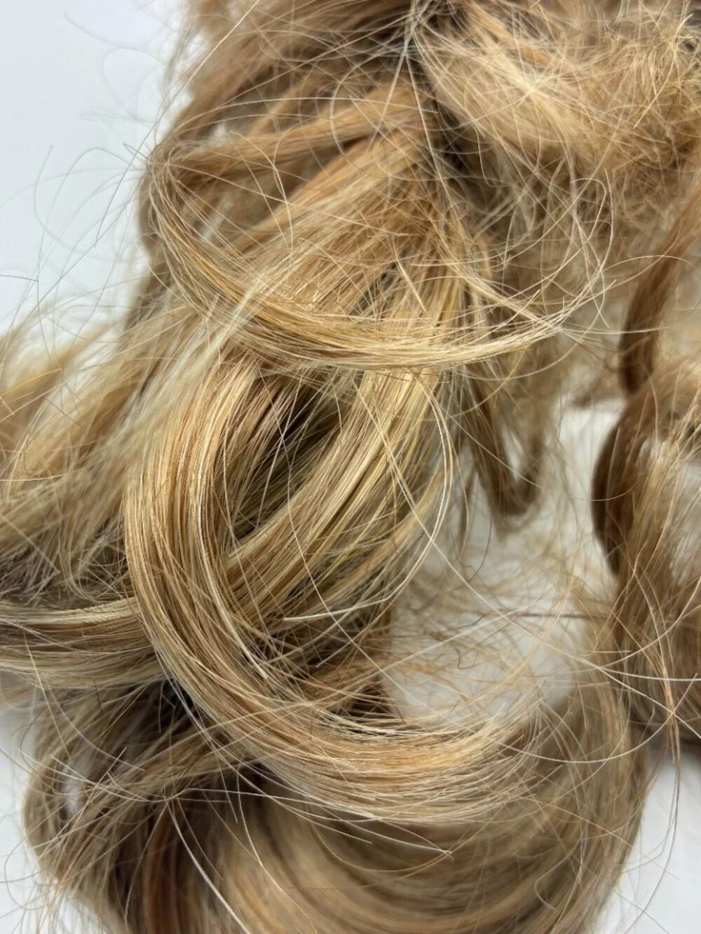 Tony of Beverly Lot of 2 Wigs Malibu Blonde Snappy Clip Ponytail Bun